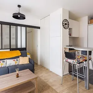 https://livoire-joli-appartement-1-chambre-avec-balcon-et-1.inbrittany.com
