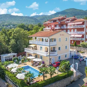 Chiara Opatija , Ičići Kroatië